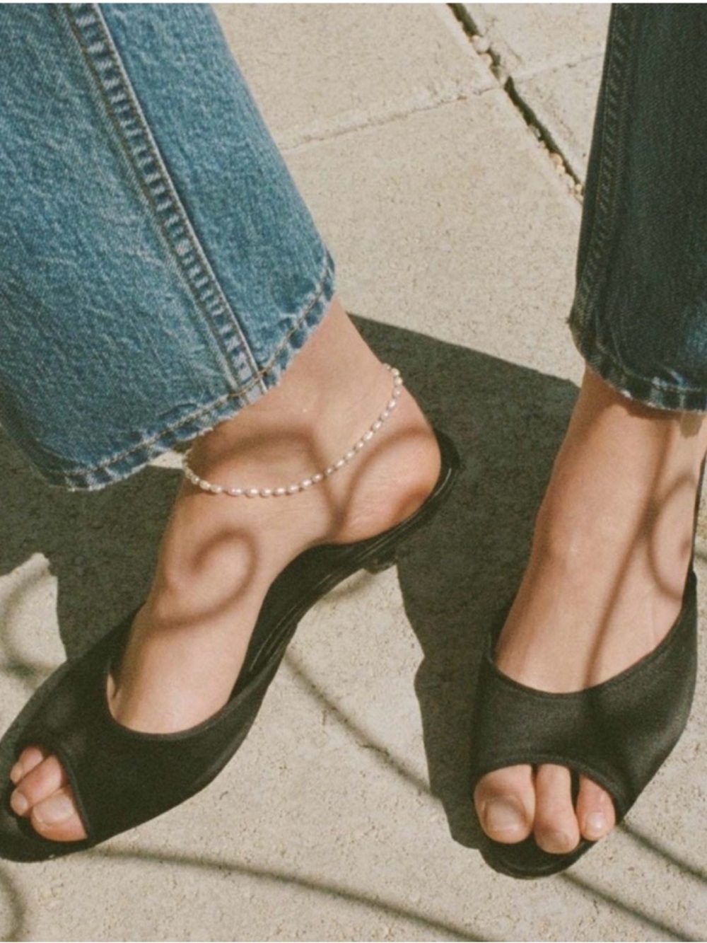 Doen Black Satin Toe-Ring Mules